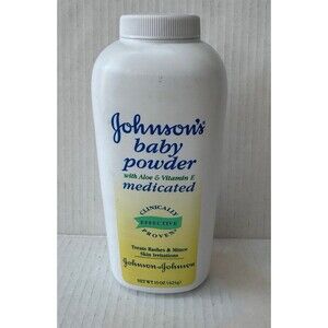 Johnson’s Baby Powder Medicated Aloe Vitamin E 15oz Zinc Oxide Corn Starch NEW